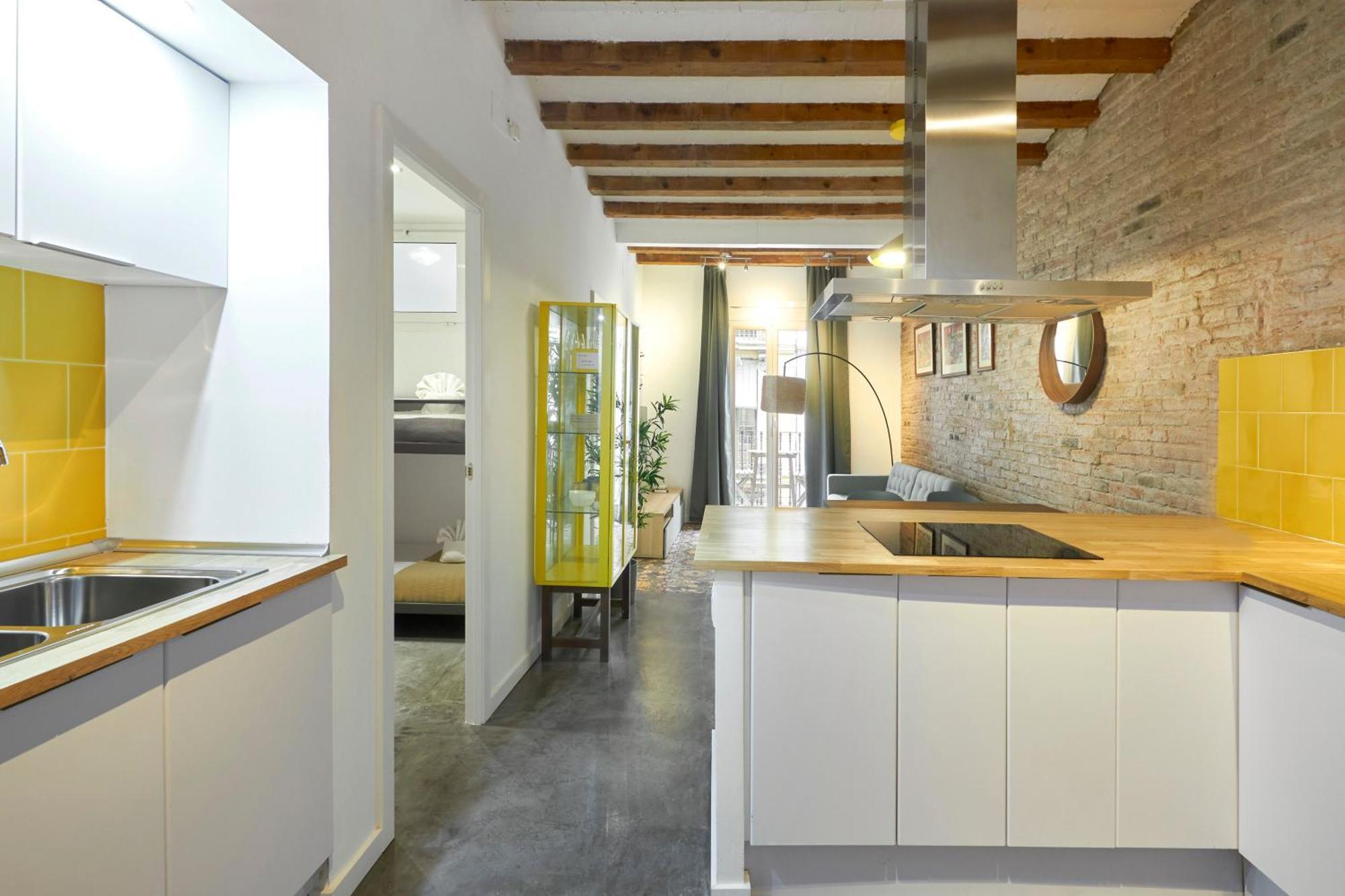 64 Apartment In A Typical Barcelona'S Old Building Exterior foto