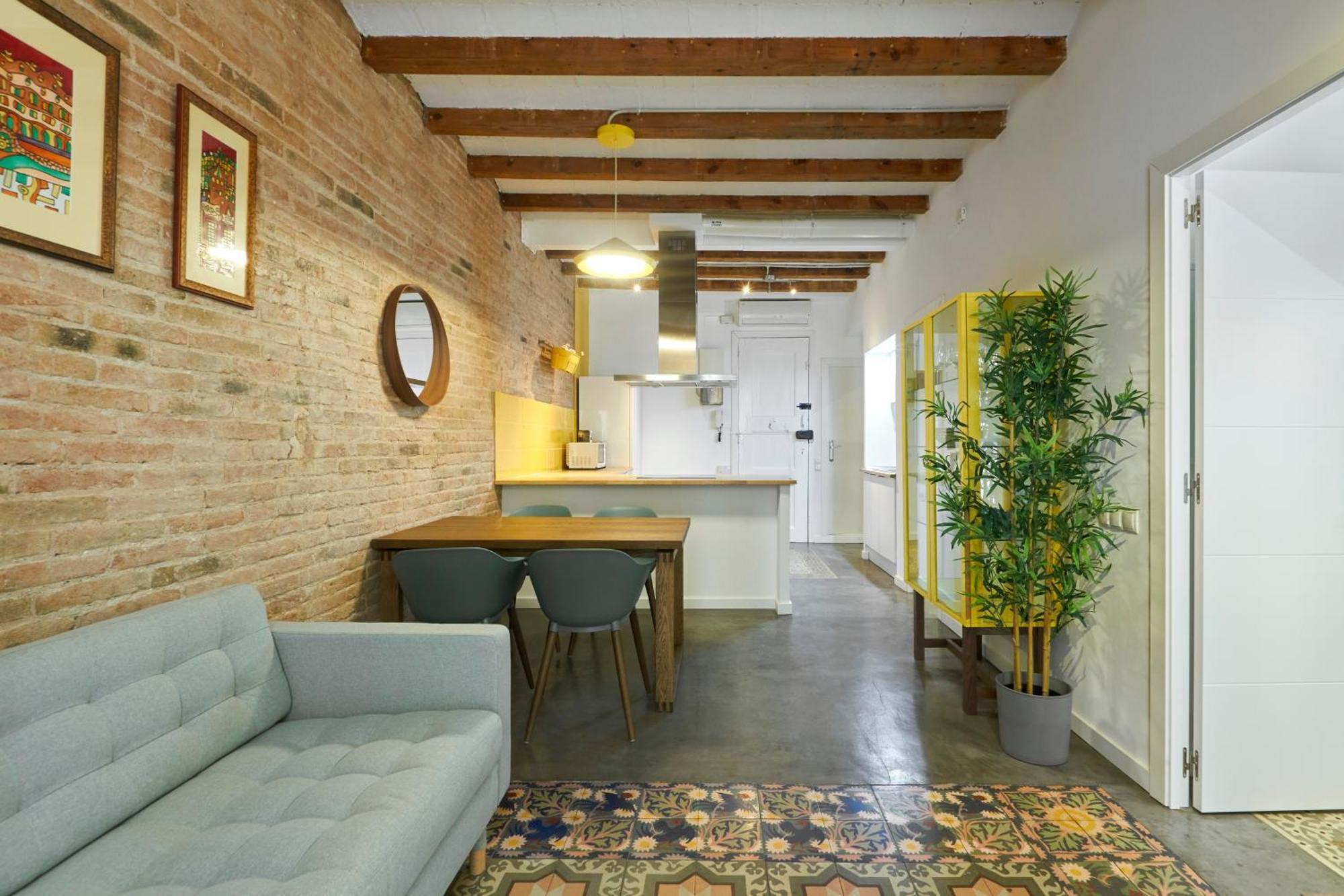 64 Apartment In A Typical Barcelona'S Old Building Exterior foto