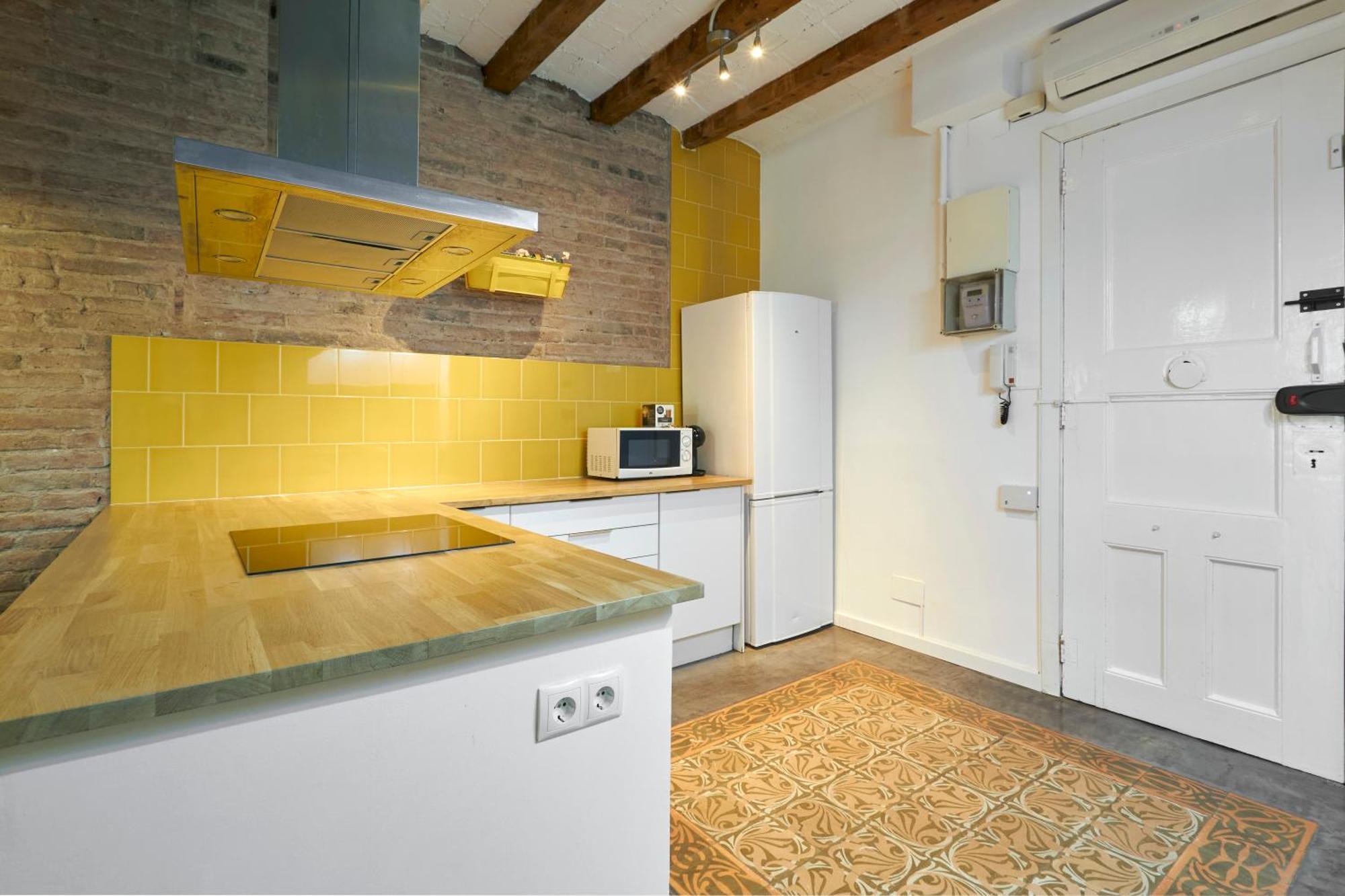 64 Apartment In A Typical Barcelona'S Old Building Exterior foto