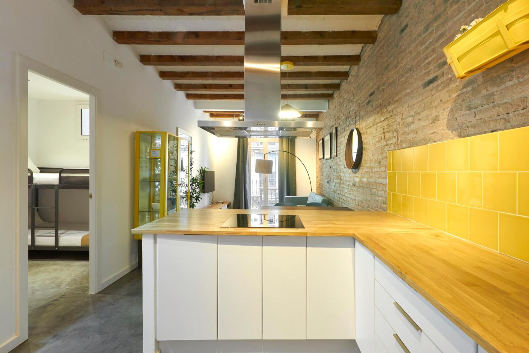 64 Apartment In A Typical Barcelona'S Old Building Exterior foto