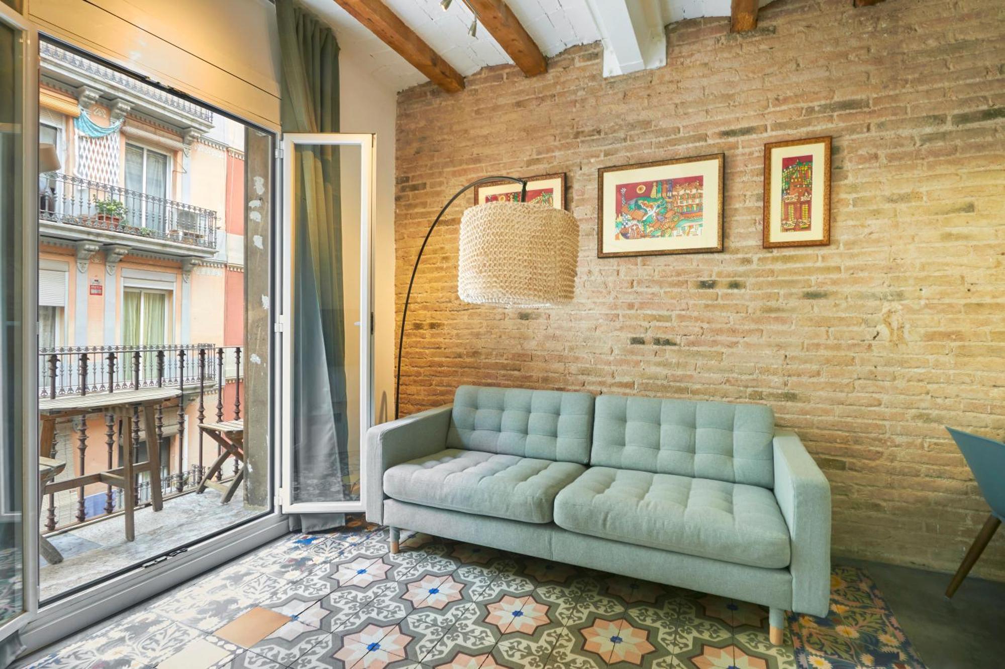 64 Apartment In A Typical Barcelona'S Old Building Exterior foto
