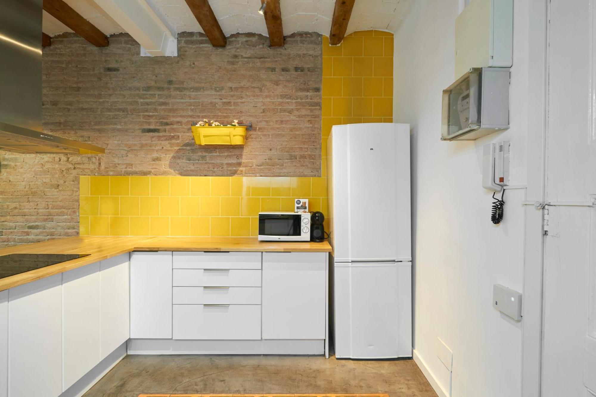 64 Apartment In A Typical Barcelona'S Old Building Exterior foto
